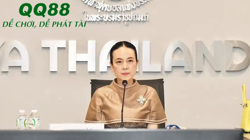 Madam Pang thưởng lớn cho ĐT Futsal Thái Lan. (Ảnh: Thairath) Madam Pang thưởng lớn cho ĐT Futsal Thái Lan. (Ảnh: Thairath)